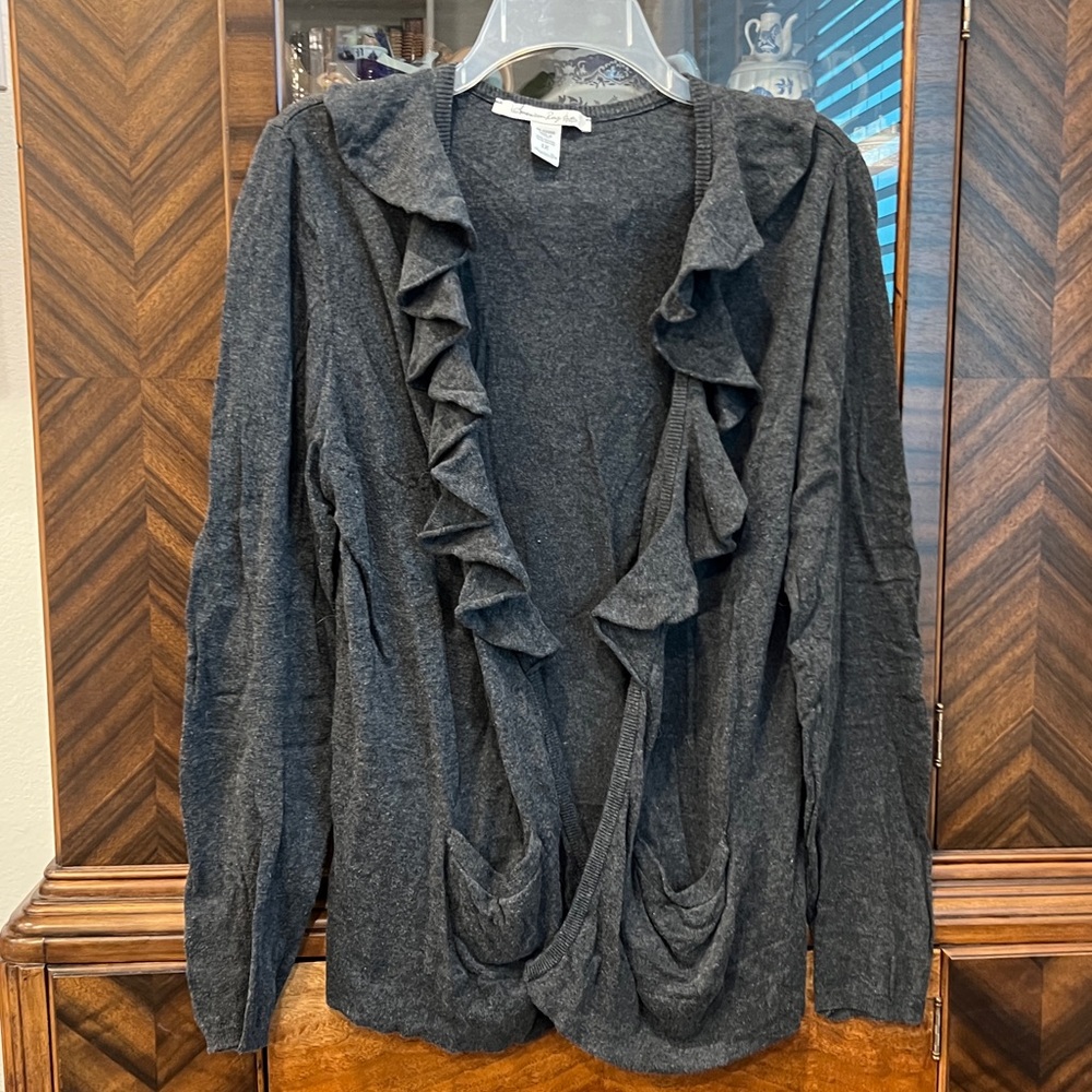 Cuuute Comfy Ruffled Grey Sweater
